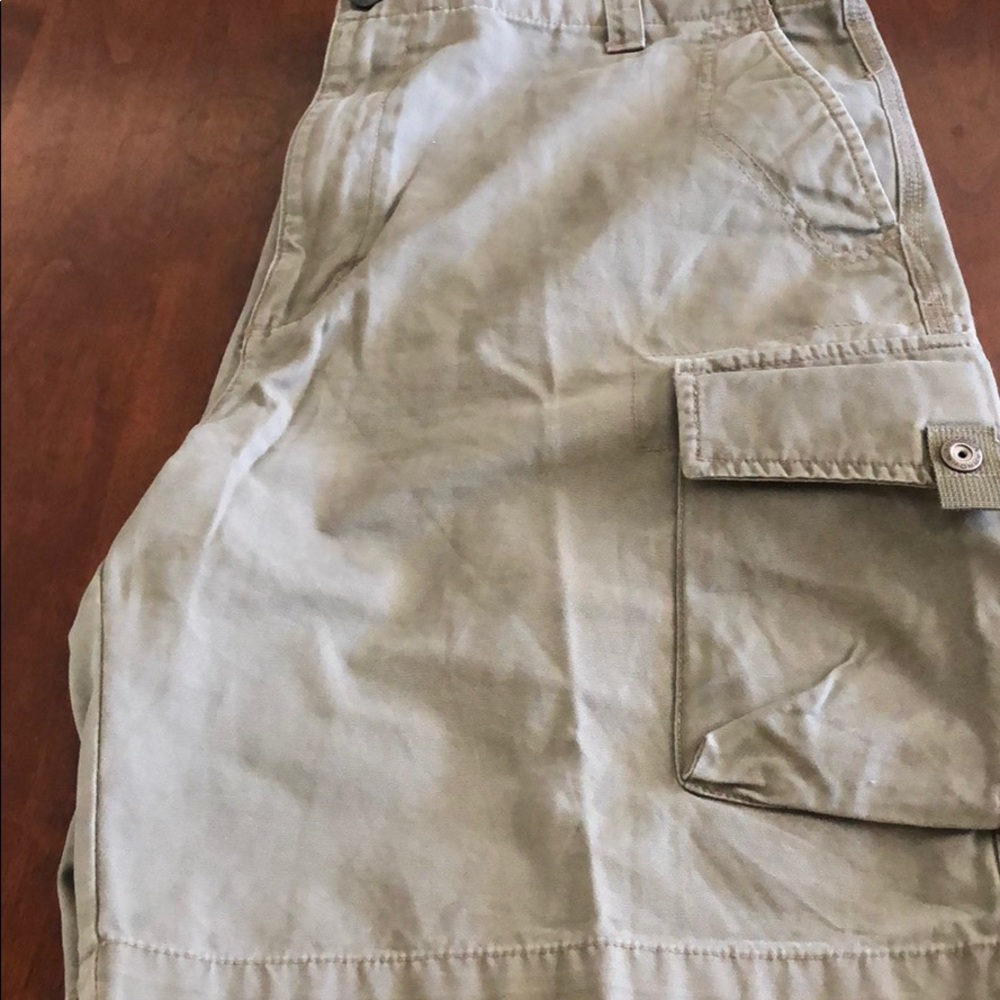 COPY - Men’s Army green cargo shorts 36 arrow